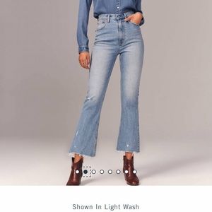Abercrombie Kick Flare Jeans - Size 28